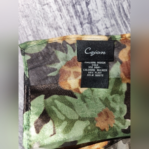 Cejon Women's Polyester Floral Scarf - Picture 3 of 6